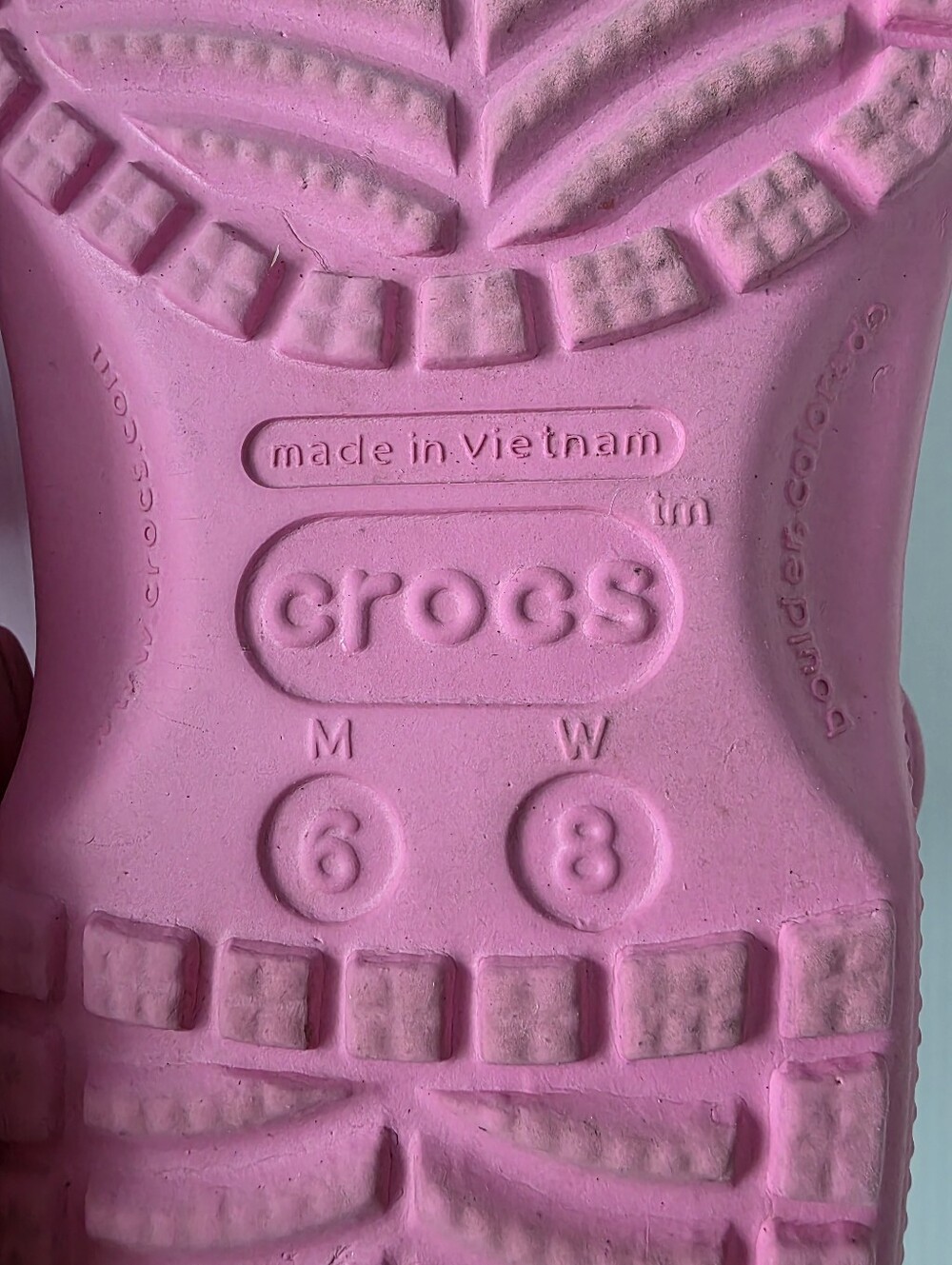 CROCS Woman's Size 8 Pink Clog Sandals with Back Strap and Charms - Picture 8 of 13